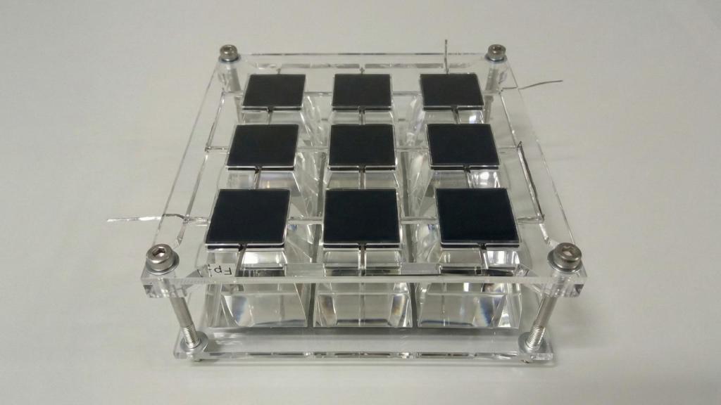 El módulo fotovoltaico semitransparente con concentradores