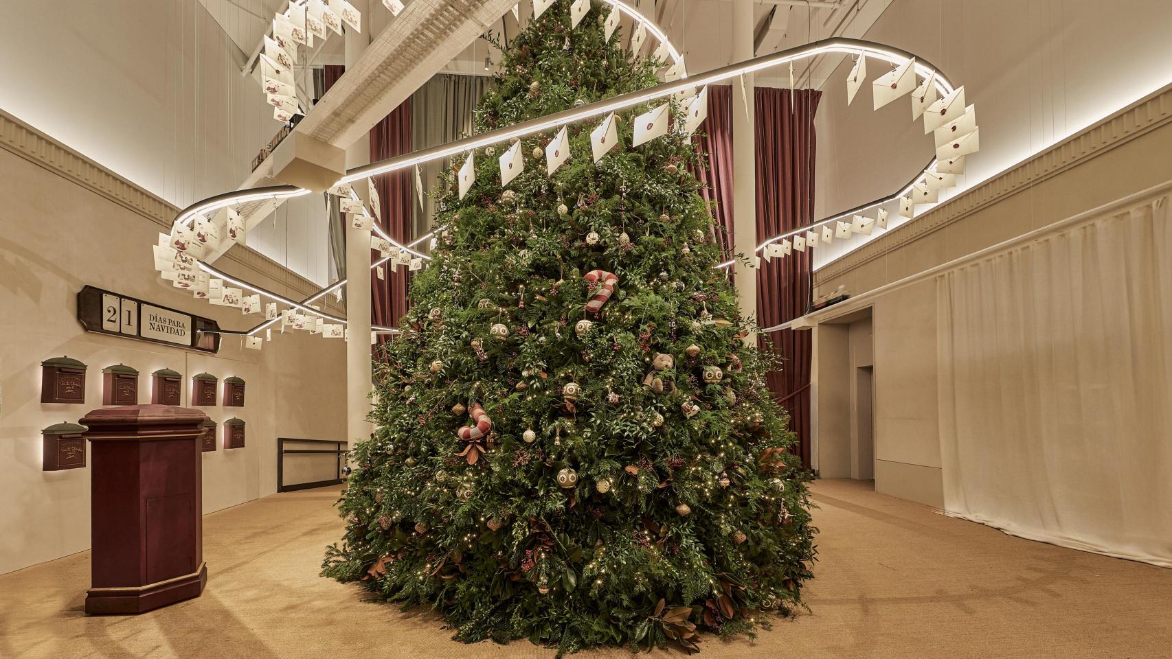 Así es por dentro la pop up navideña de Zara