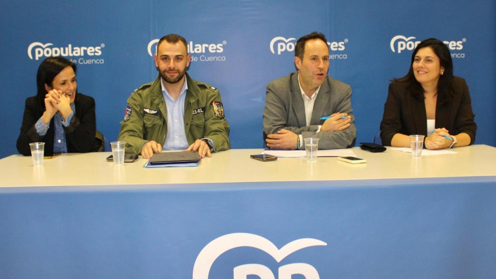 Oliver, Lapeña, Martín-Buro y Jiménez durante la reunión del PP de Cuenca.