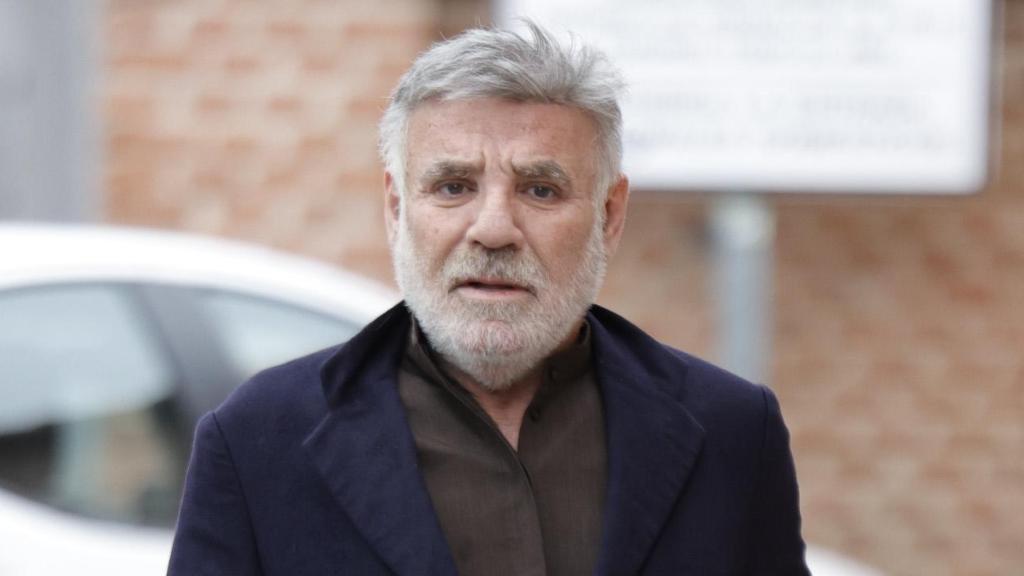 Joaquín Torres en el tanatorio de su padre, Juan Torres Piñón.