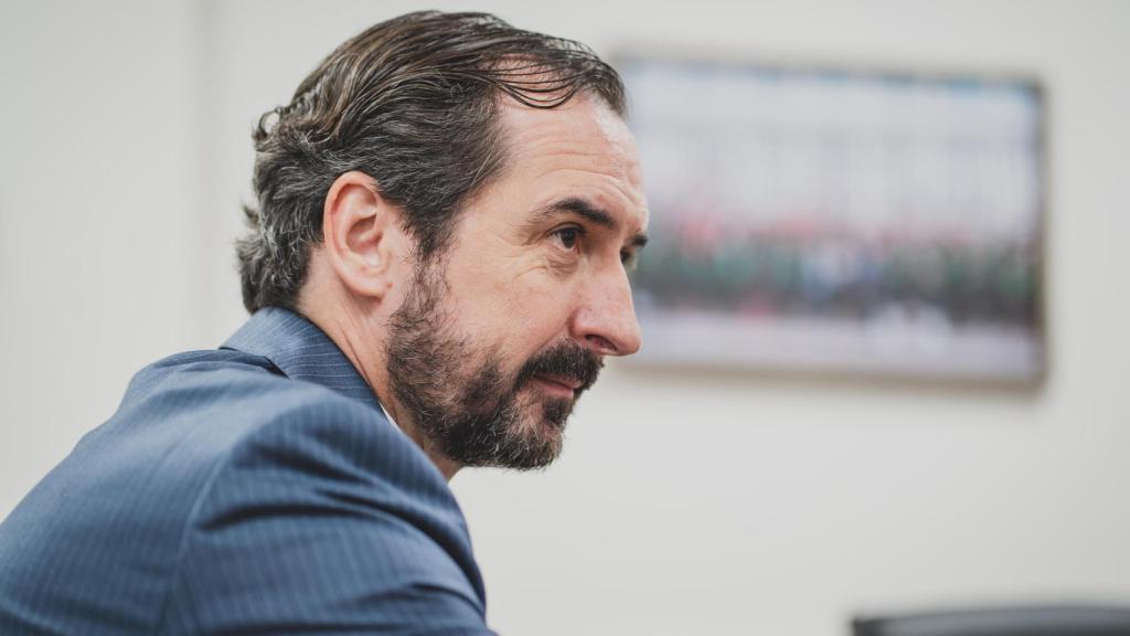 Arturo de las Heras durante la entrevista.