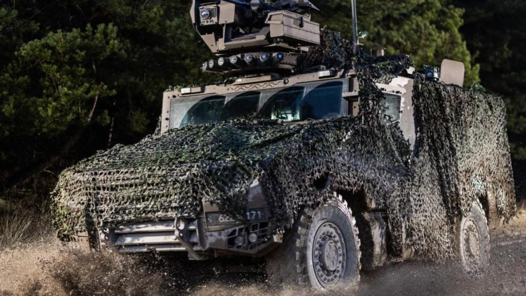 :El SERVAL es un vehículo blindado ligero 4x4, diseñado por KNDS France y TEXELIS como parte del programa SCORPION.