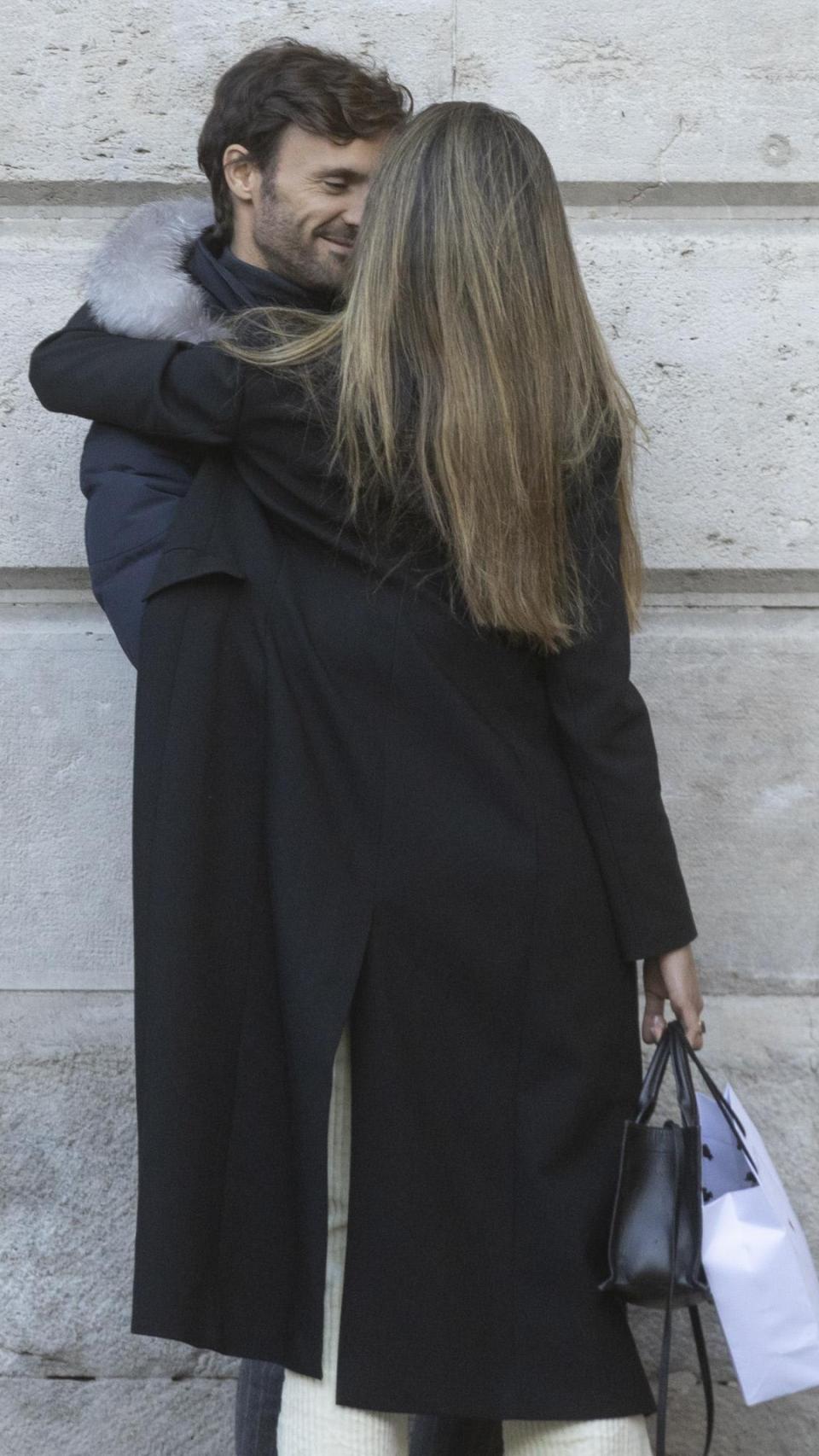 La pareja derrocha amor y complicidad por las calles de Madrid.