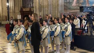 Imagen de Carmen Utrera con los Seises durante el día de la Inmaculada.