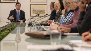 El presidente de la Junta de Castilla y León, Alfonso Fernández Mañueco, durante su reunión con las organizaciones profesionales agrarias de la Comunidad, este viernes