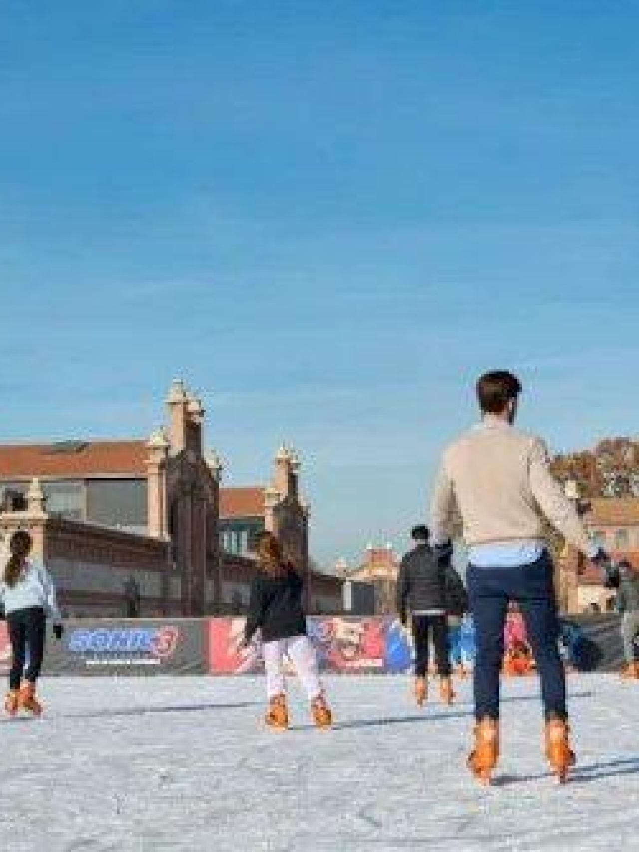 Pista de patinaje sobre hielo de Matadero en Madrid.