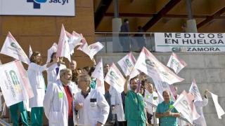 Concentración de médicos en el Hospital Virgen de la Concha de Zamora