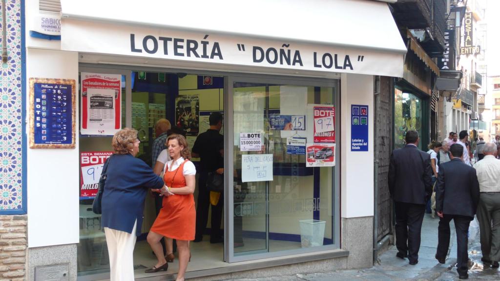 Exterior de la administración Doña Lola en Toledo.