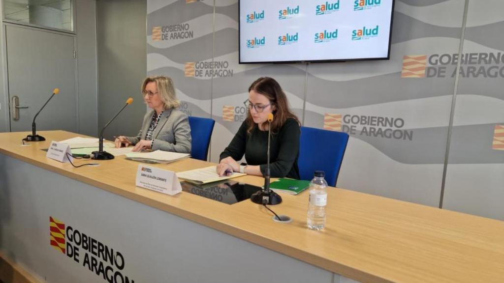 Ana Castillo, gerente del SALUD y Sara Guillen, directora de Atención Hospitalaria en la rueda de prensa