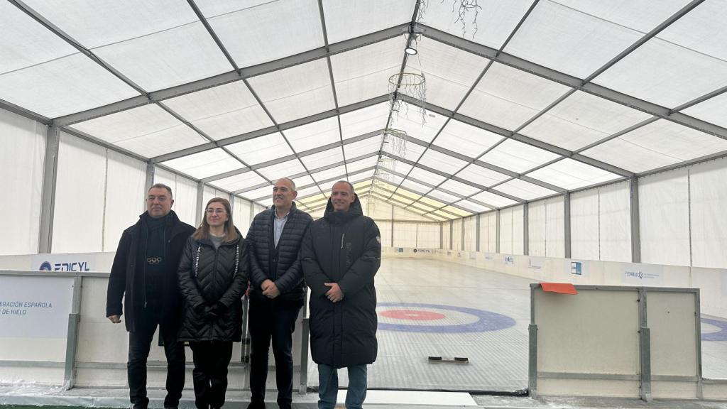 Inauguración de la pista de hielo de León