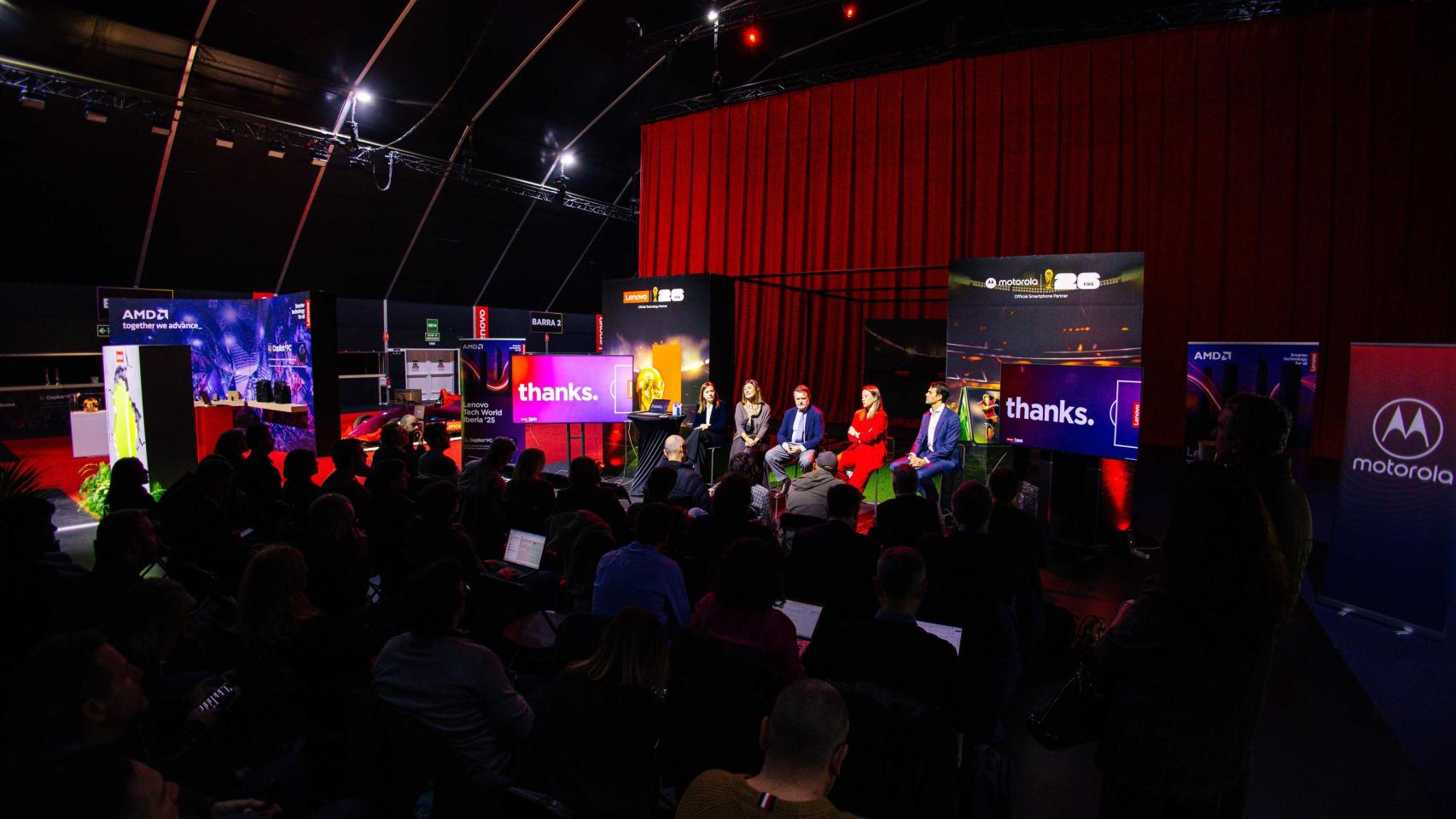 Equipo directivo de Lenovo Iberia durante el Tech World Iberia 2025.