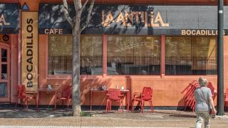 Exterior del local La Antilla en Gómez Laguna.