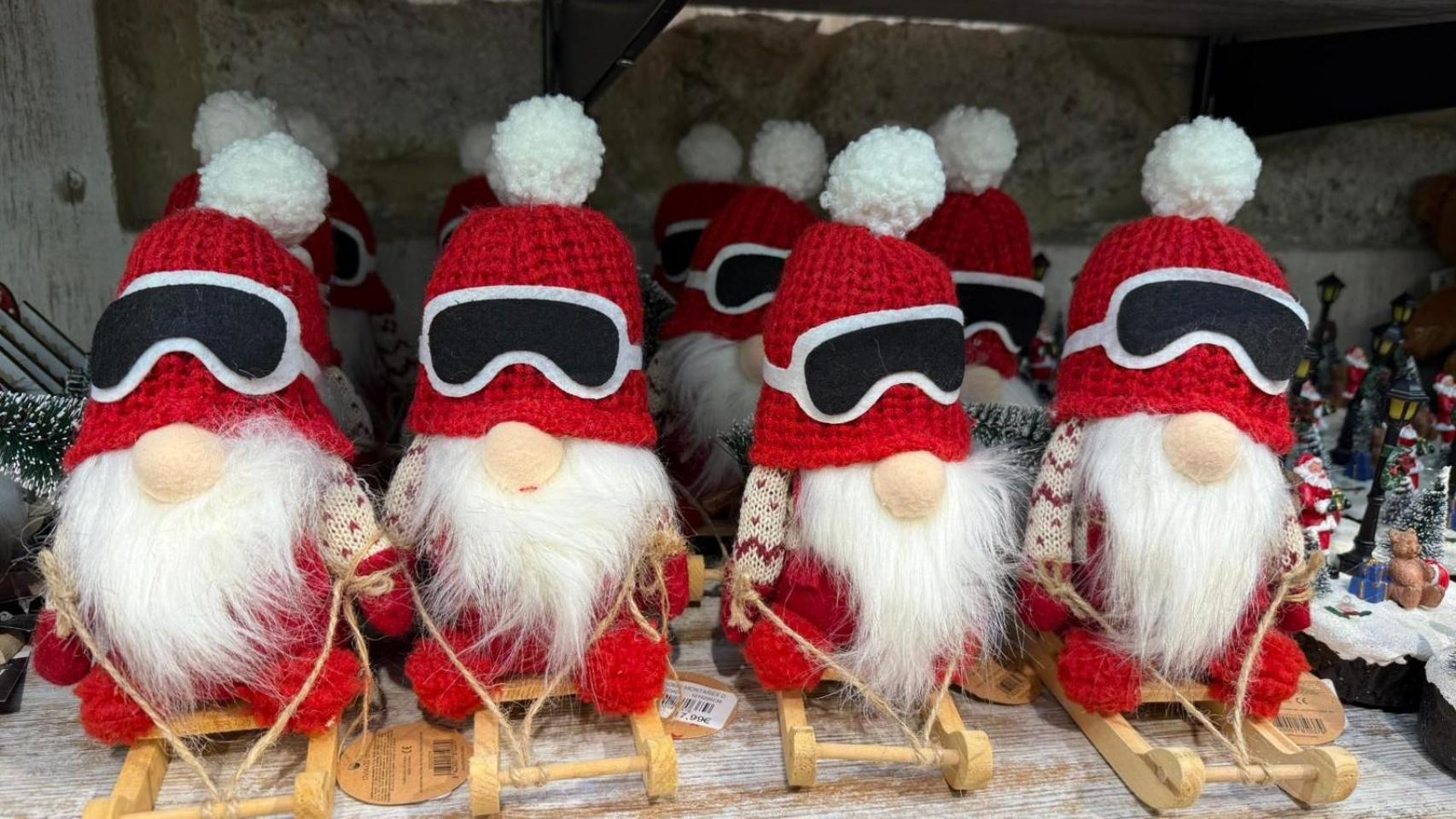 Duendes navideños en la tienda Muy Mucho en A Coruña