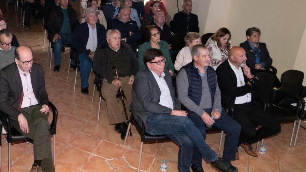 Salazar honoring members and himself in 2023 in Montellano