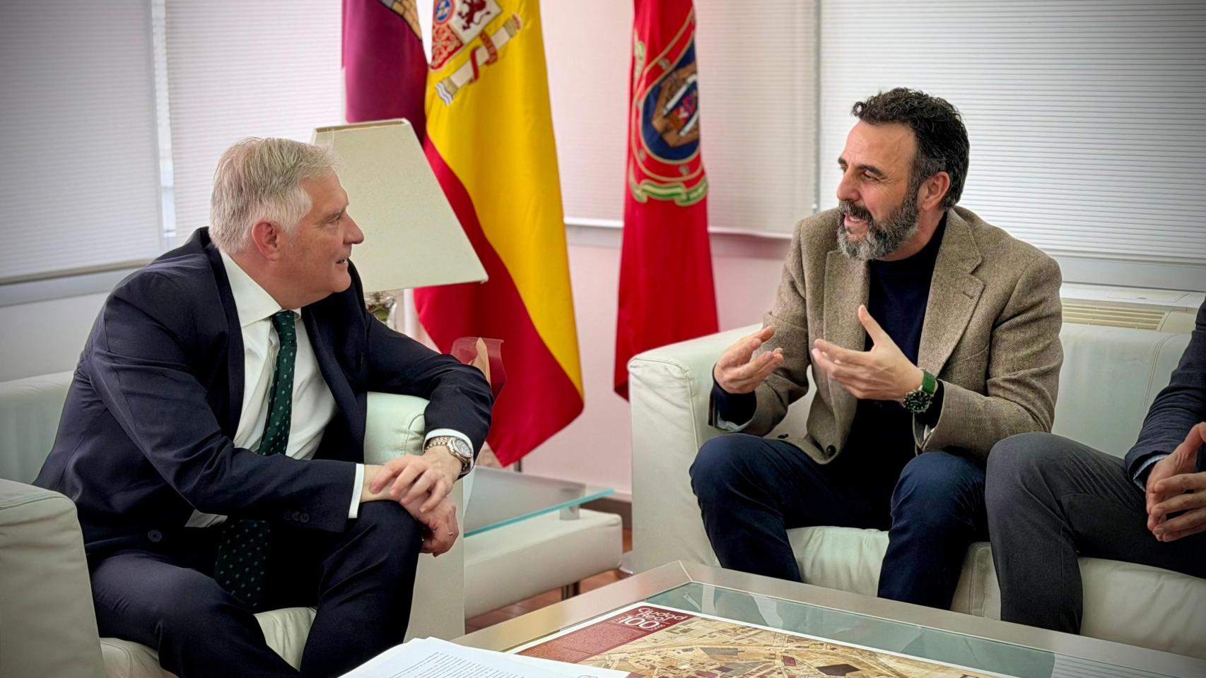 Francisco Cañizares y José Luis Blanco este viernes en el Ayuntamiento de Ciudad Real.