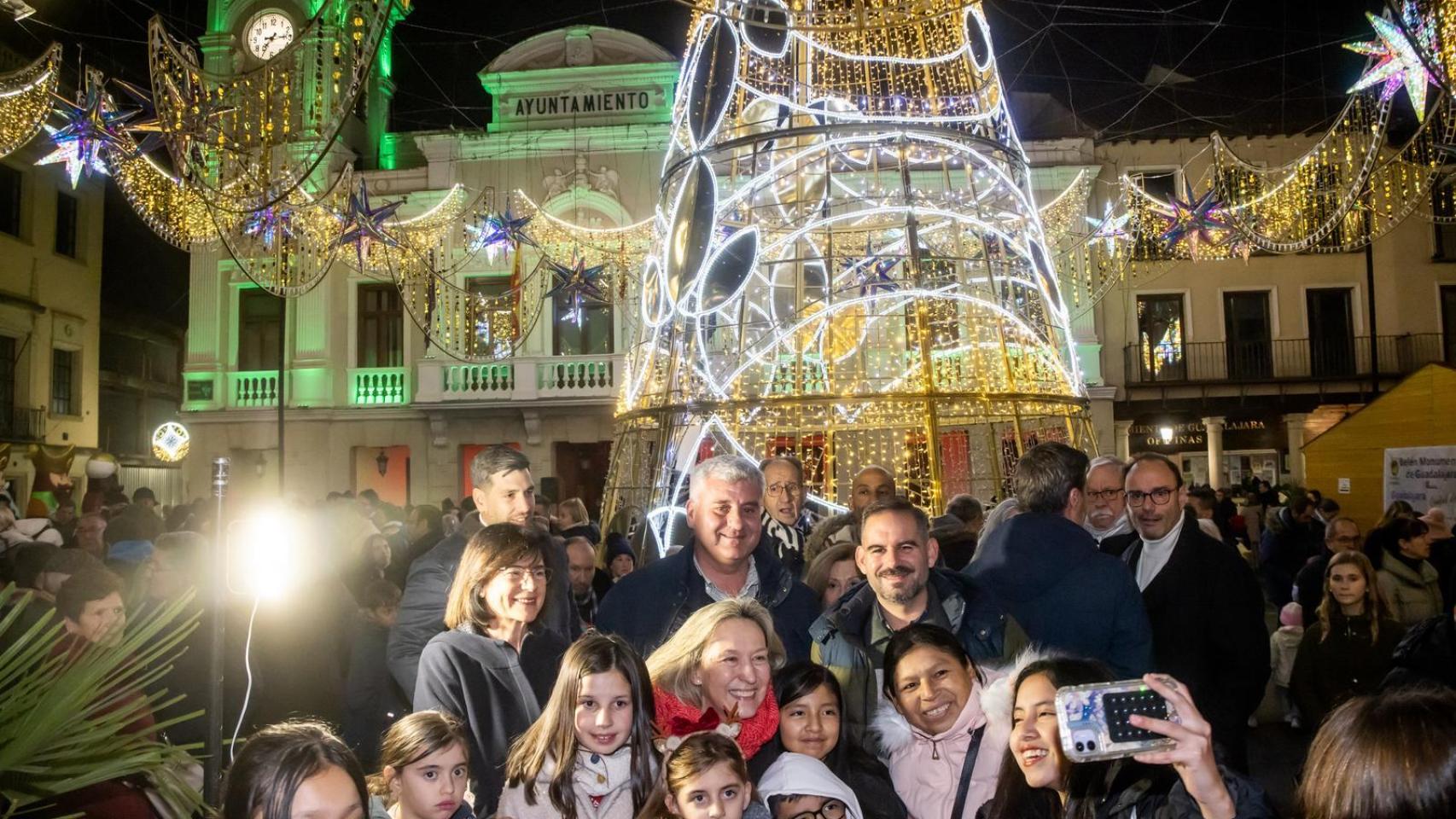 Encendido de la iluminación navideña este viernes en Guadalajara.