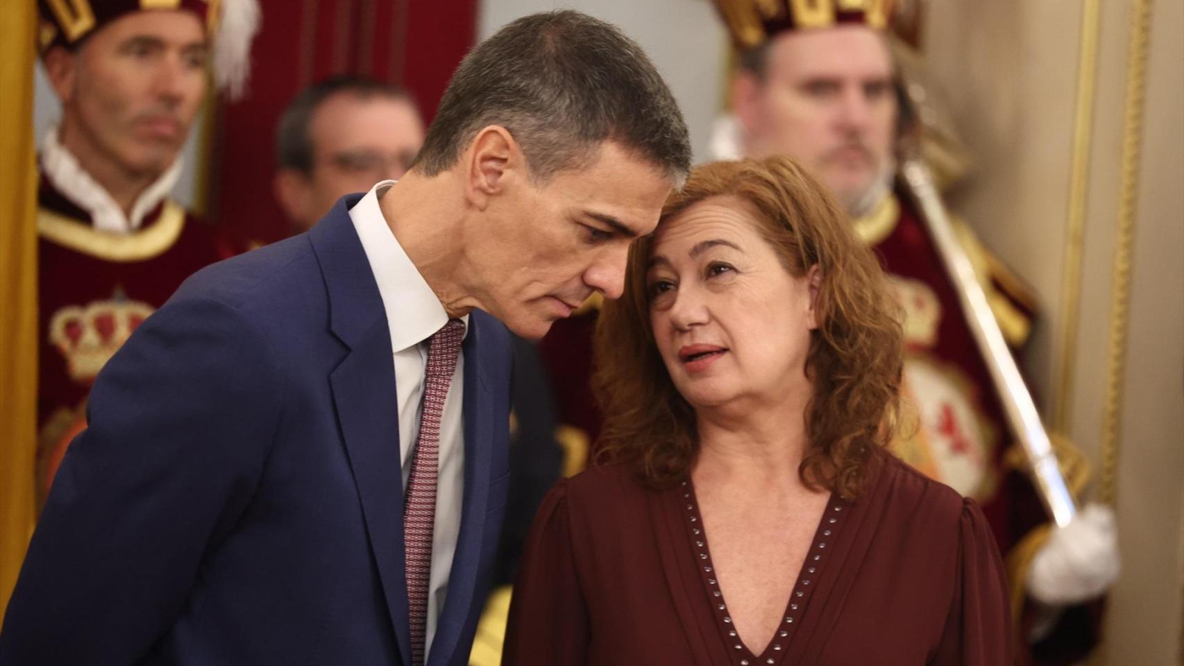 Pedro Sánchez y Francina Armengol, este sábado en el Congreso de los Diputados durante el acto institucional con motivo del 47 aniversario de la Constitución.