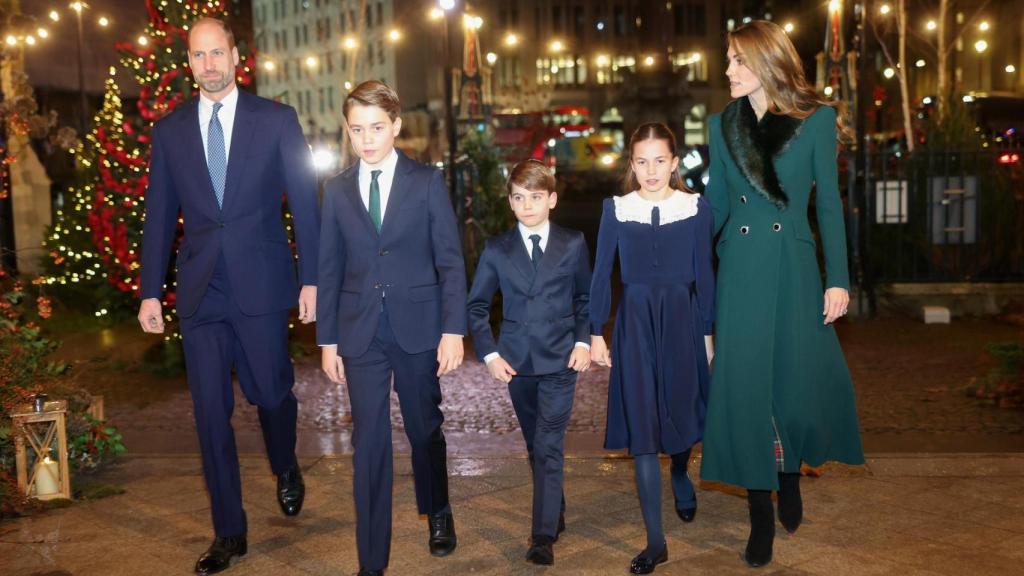 Los Príncipes de Gales y sus tres hijos, en el servicio de Navidad en la Abadía de Westminster, el pasado viernes 5 de diciembre.