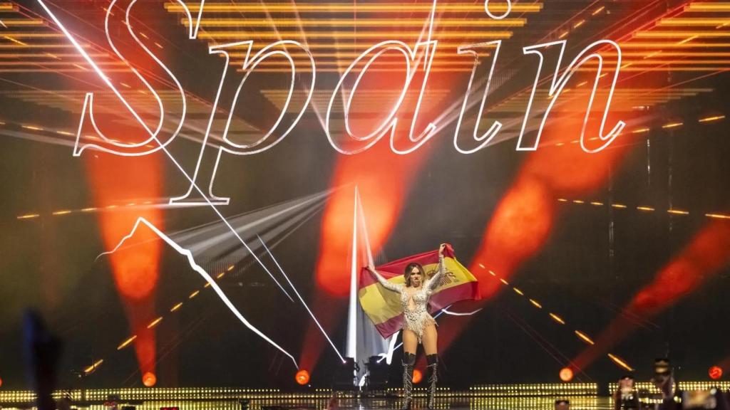 Melody durante la 'Flag Parade' en la 69ª edición del Festival de Eurovisión en el St. Jakobshalle de Basilea.