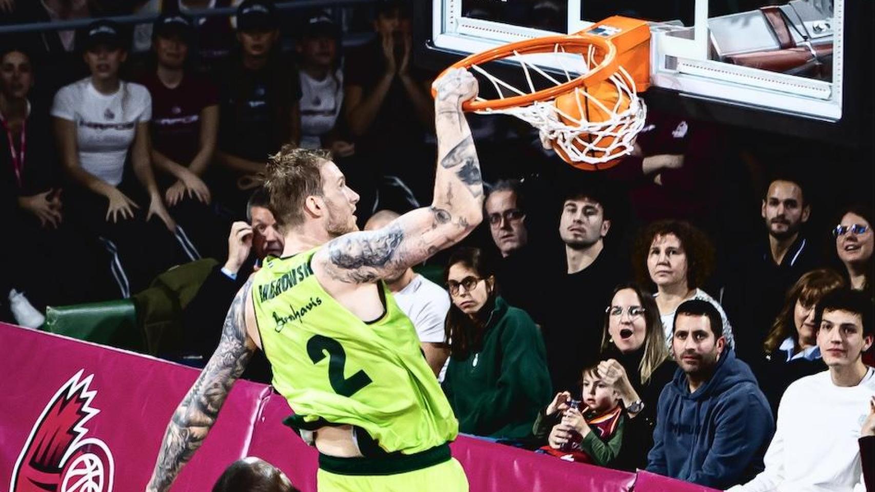 Olek Balcerowski durante el Hiopos Lleida vs. Unicaja de la Liga Endesa.