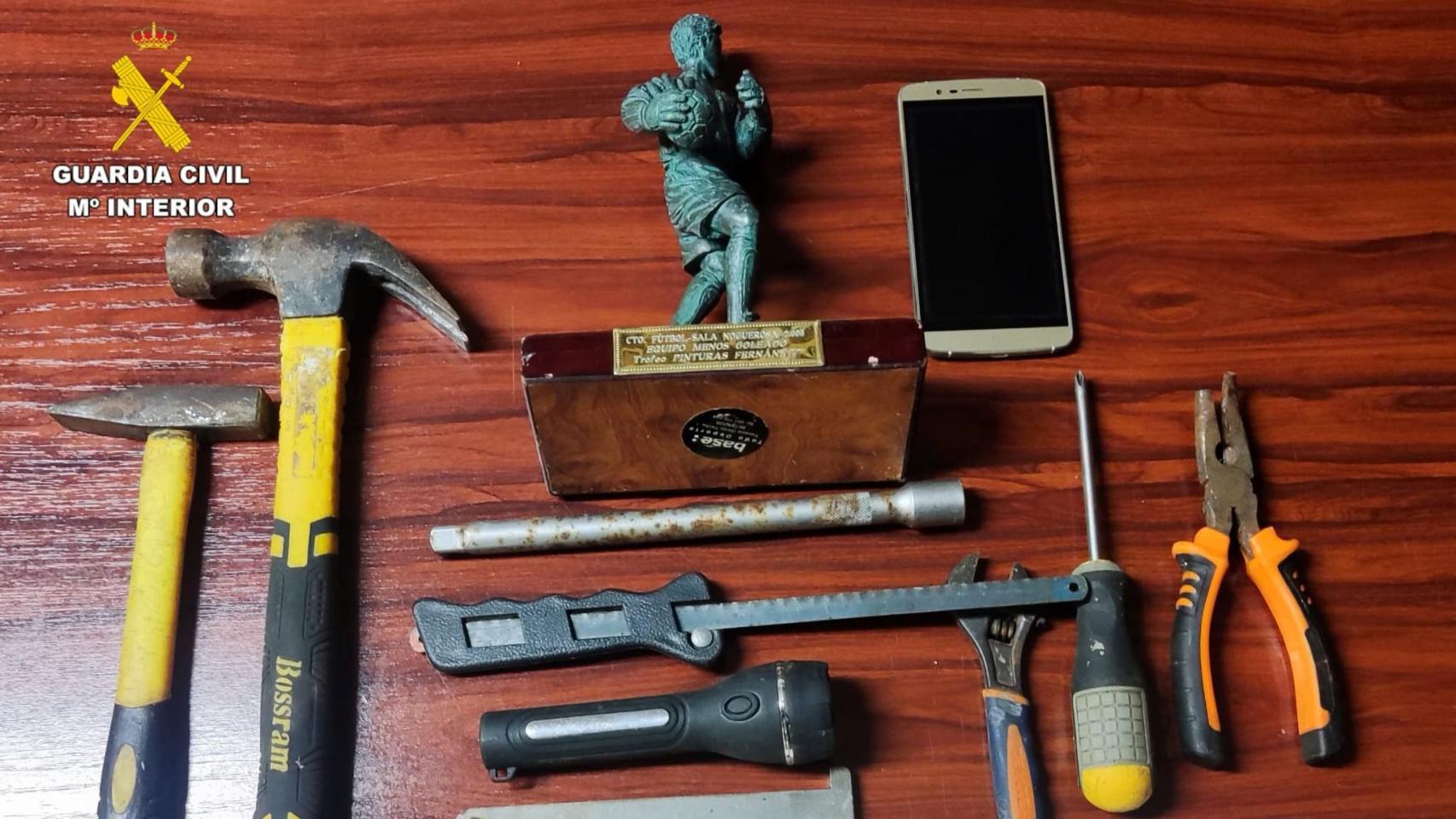 Artefactos incautados por la Guardia Civil