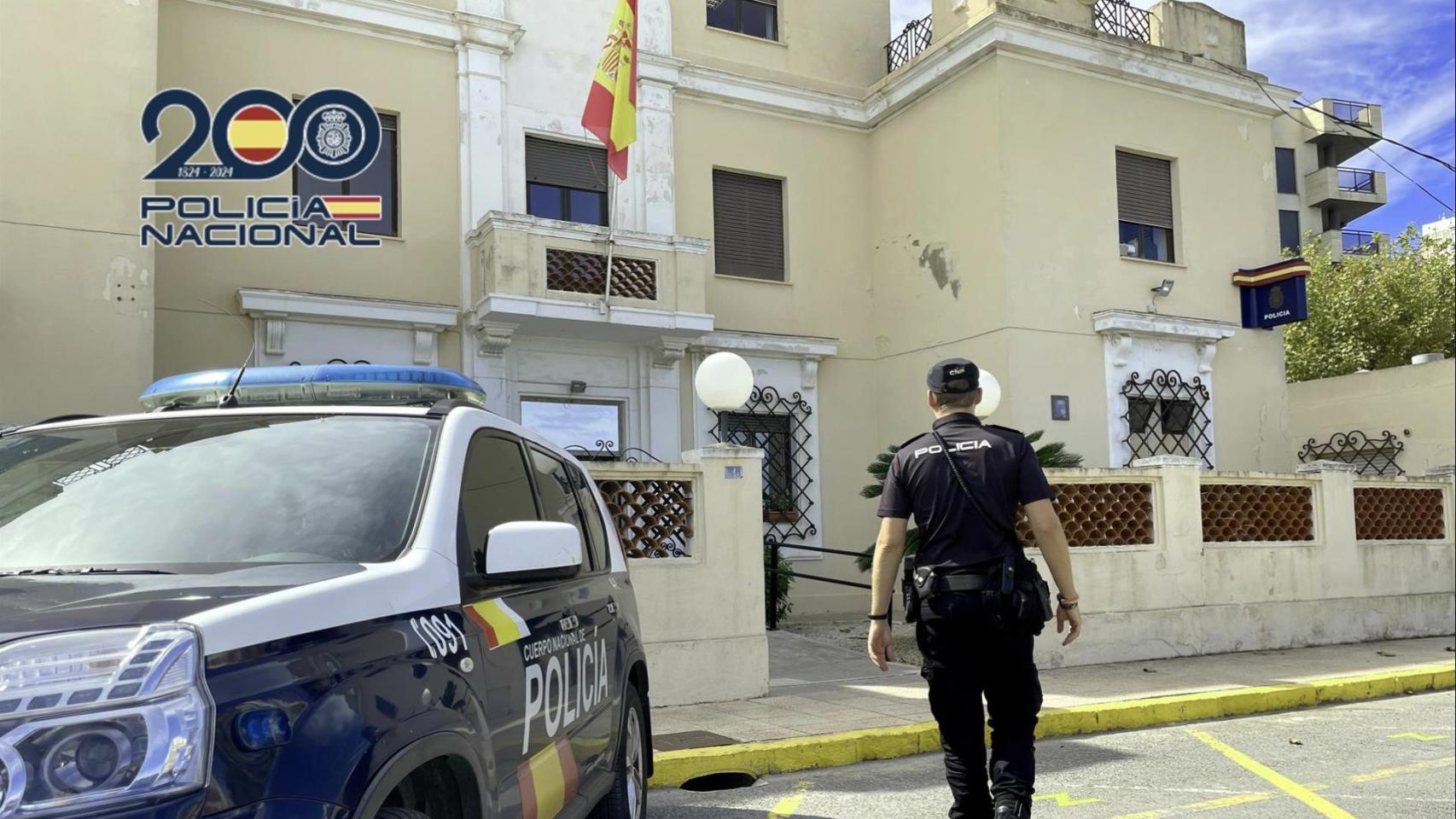La policía detiene a un hombre en Dénia por apropiarse presuntamente de 189.500 euros de otro. Policía Nacional