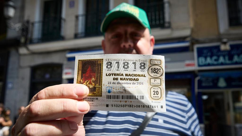 Compradores de loteria en la administración de loterías ‘Doña Manolita’