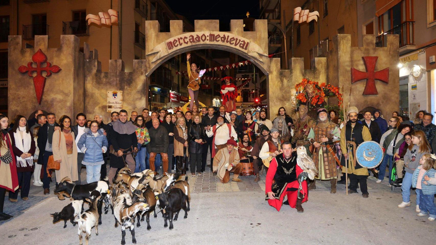 Miles de turistas acuden al Mercadillo Medieval de Caravaca de la Cruz para vivir un viaje a la Edad Media