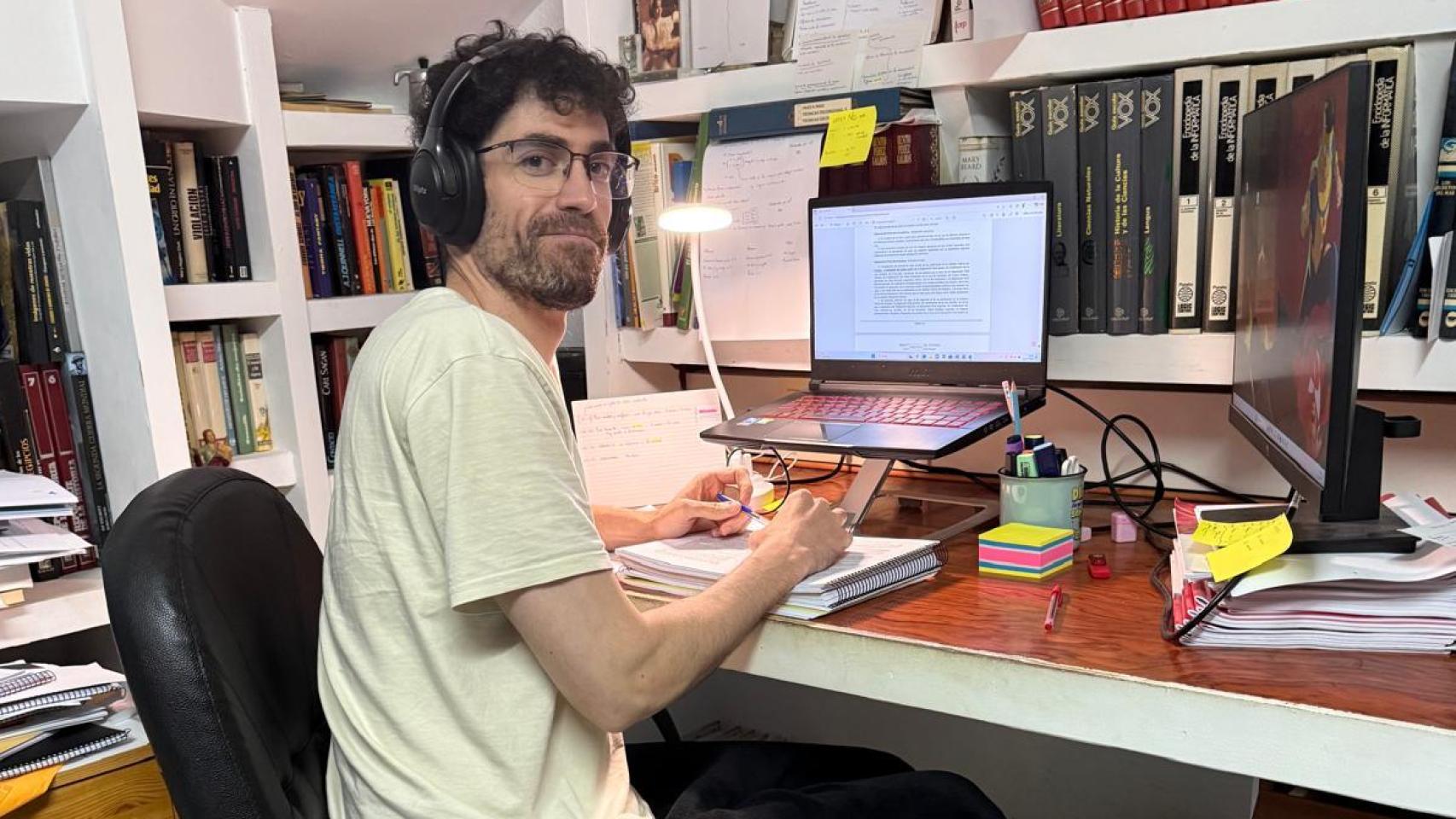 Juan Pallaruelo (33), opositor zaragozano.