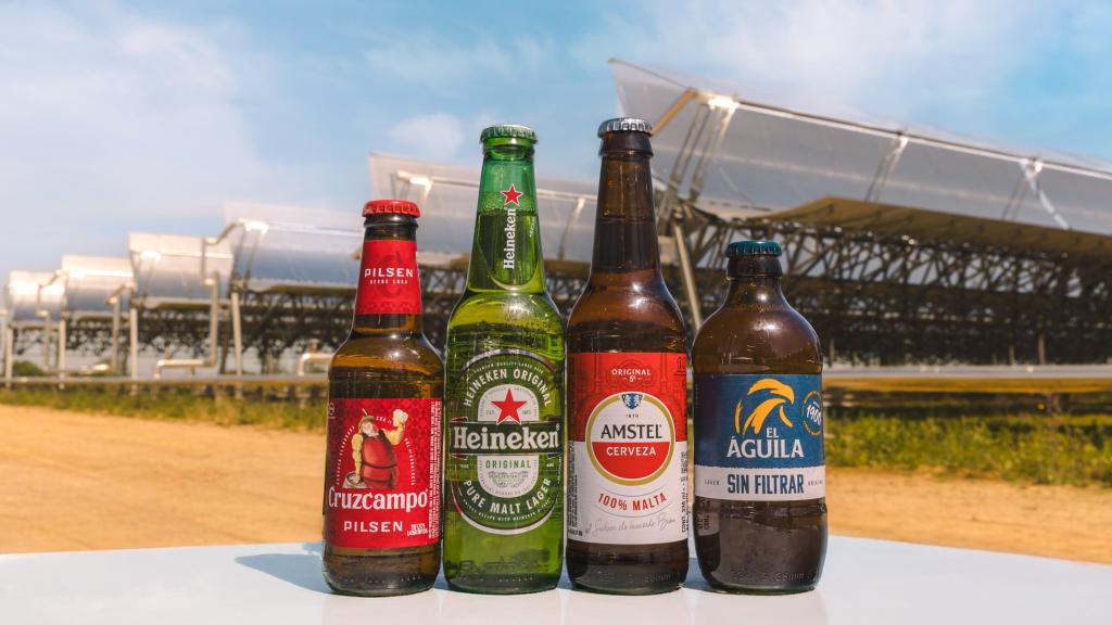 Varias cervezas de Heineken.