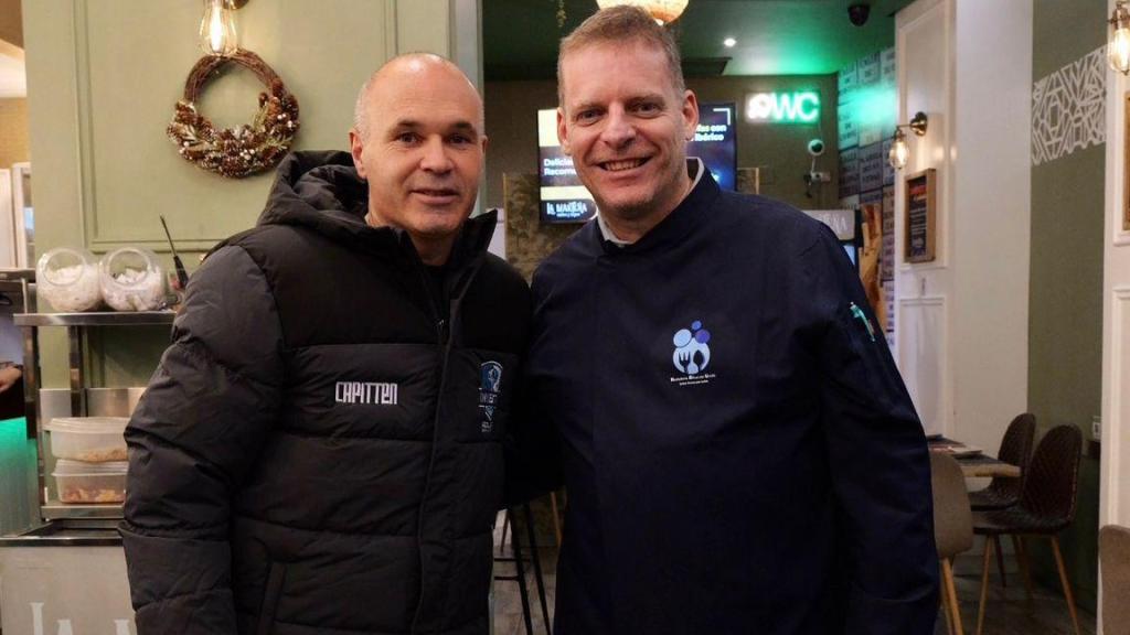 Andrés Iniesta en el restaurante La Marteña de Albacete.
