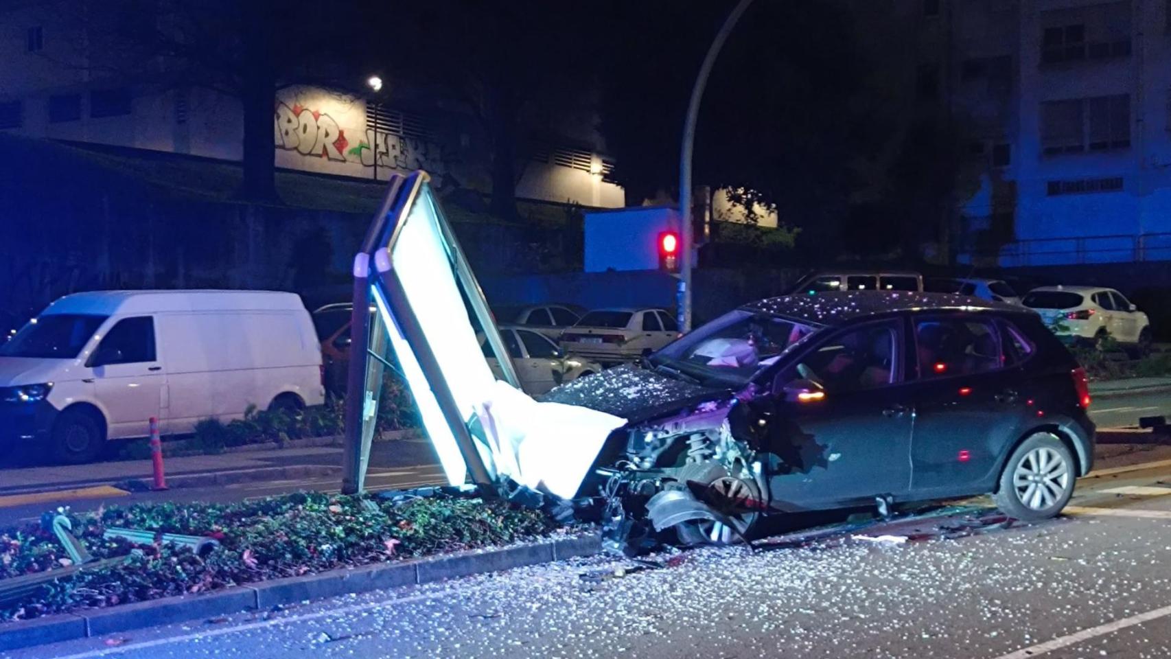 Coche accidentado en San Cristobal, en A Coruña