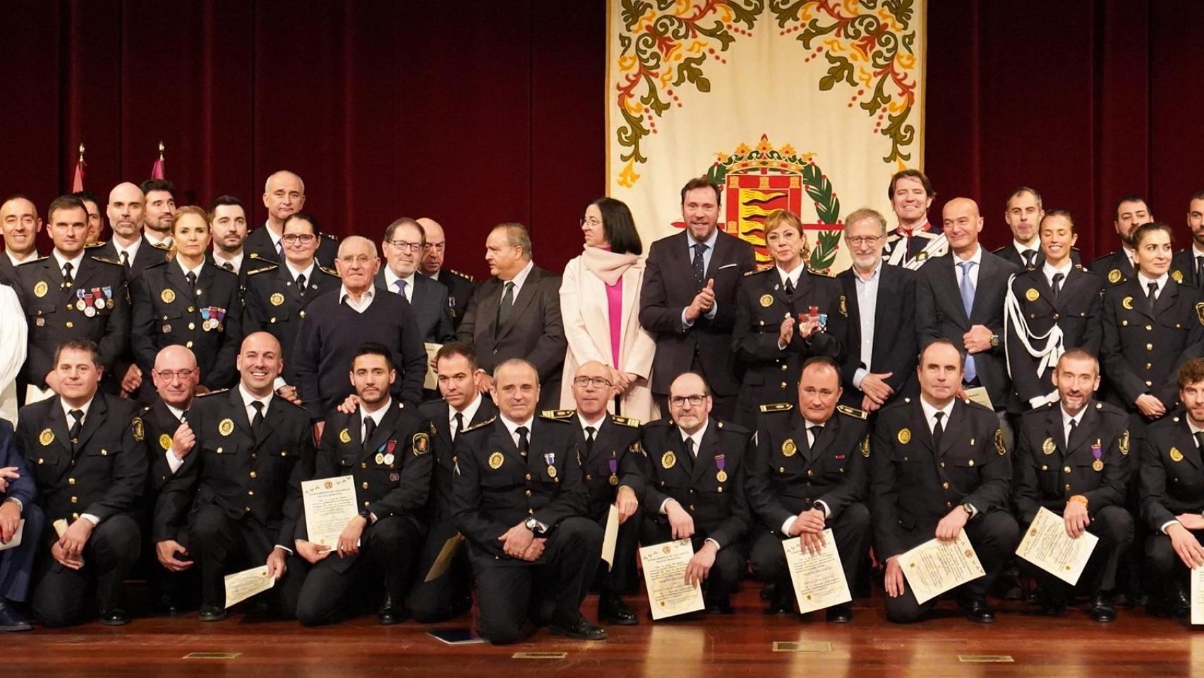 Acto del Día de la Policía del año 2022, presidido por Óscar Puente, en el que Luis F., ahora en prisión, fue nombrado guardia urbano de honor