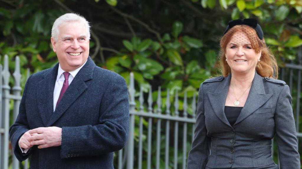 El expríncipe Andres y Sarah Fergusson en un acto público.