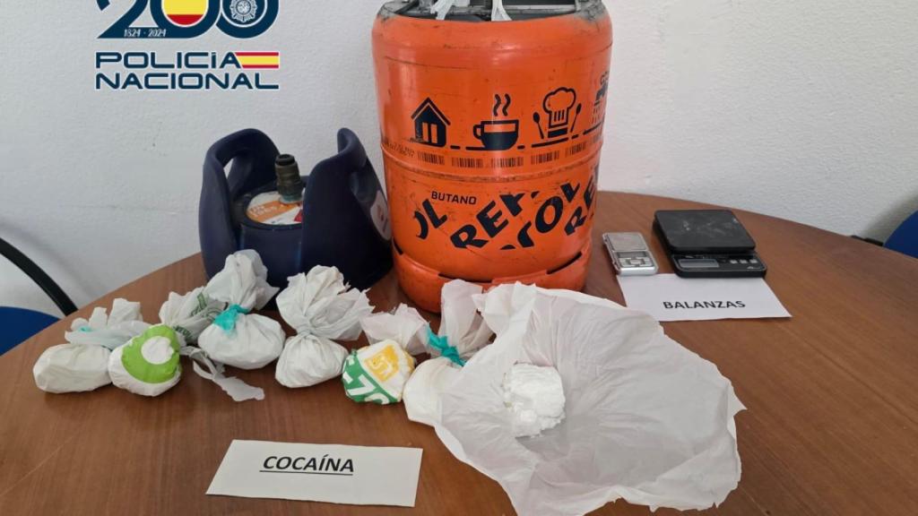 El detenido tenía la droga oculta en una botella de butano.