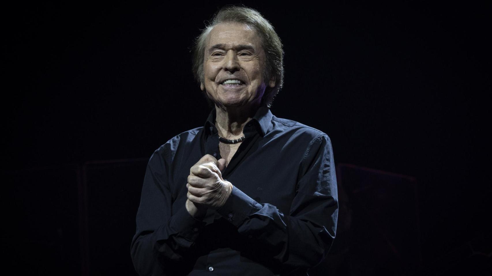 Raphael durante el concierto en Madrid de este domingo, 7 de diciembre.