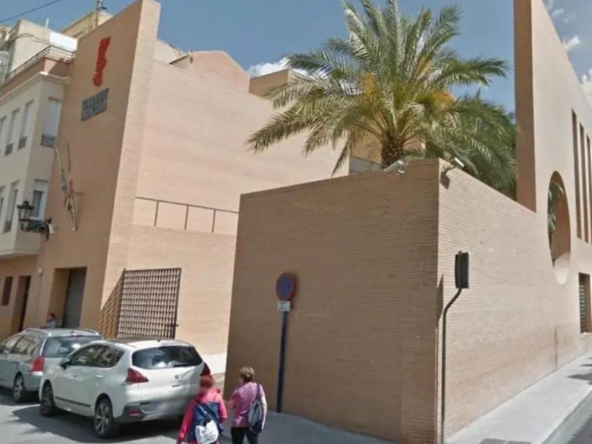 Los juzgados de Orihuela asumen la investigación judicial de las dos denuncias de esta joven.