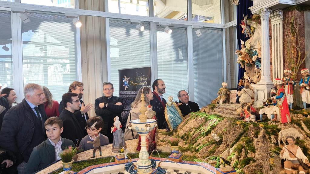 Inaugurado el Belén Napolitano que crece en tamaño y emoción esta Navidad.