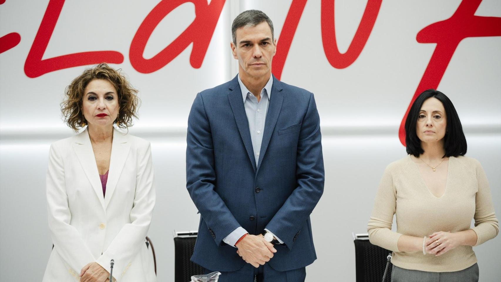 María Jesús Montero, Pedro Sánchez, y la secretaria de Organización del PSOE, Rebeca Torró, durante la Ejecutiva Federal del PSOE posterior a las denuncias a Paco Salazar.