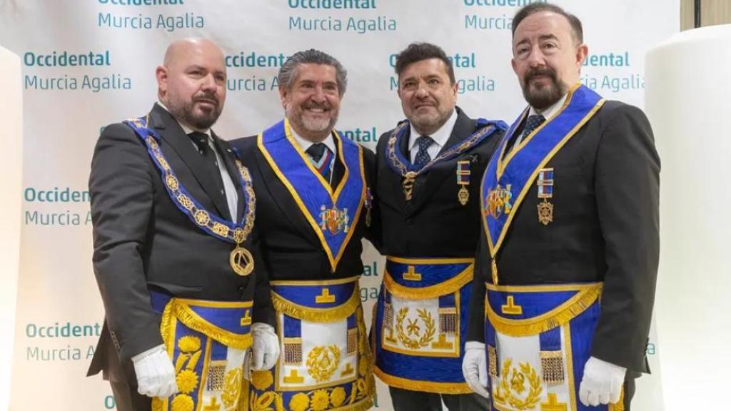 El Gran Maestro de la Gran Logia de Murcia, Luis Alcaina (2i.), junto a Javier Rivas de la G.L.P Castilla (i.); Marcelo Cocles de la G.L.P de Murcia (2d.); y Jorge Prieto, de la G.L.P Valencia (d.).
