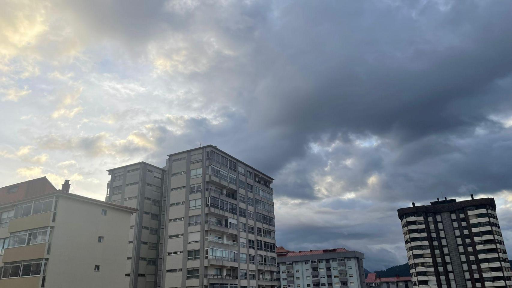 Amanece en Vigo, a 8 de diciembre de 2025.