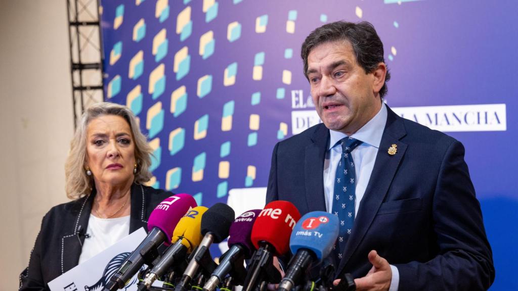 Esther Esteban junto a Miguel Ángel Valverde, presidente de la Diputación de Ciudad Real.