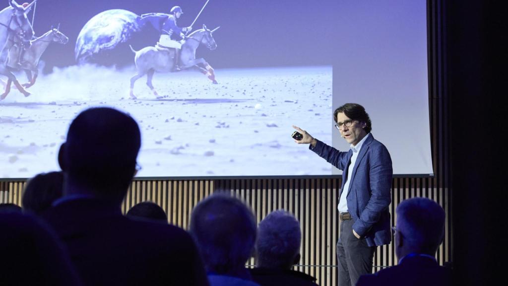 Pep Martorell durante su intervención en 'La Nit de la Robòtica'.