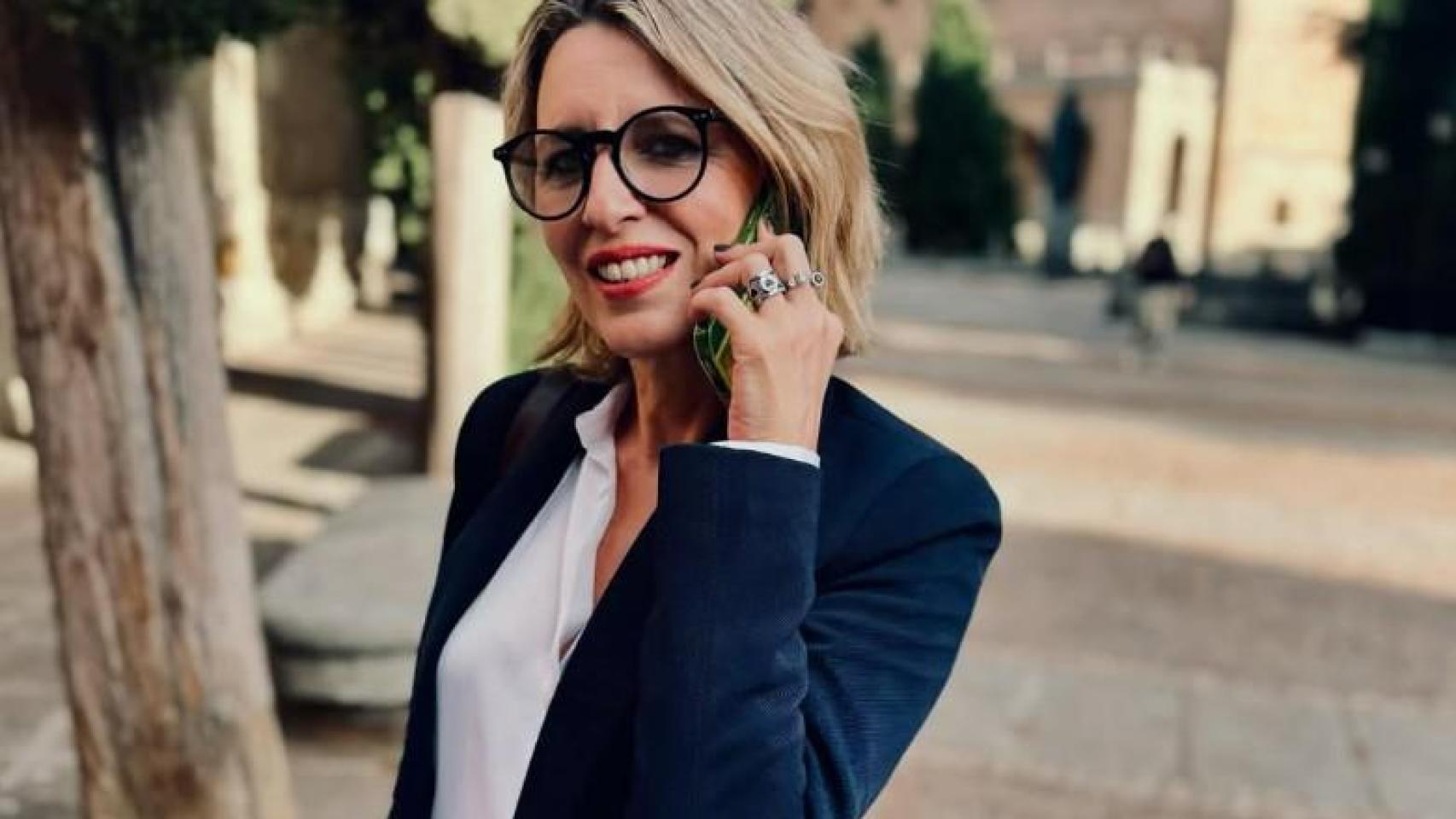 María López, experta en finanzas.