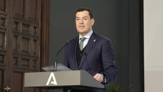 El presidente de la Junta, Juanma Moreno, este martes en el palacio de San Telmo de Sevilla.