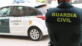 Guardia Civil de espaldas