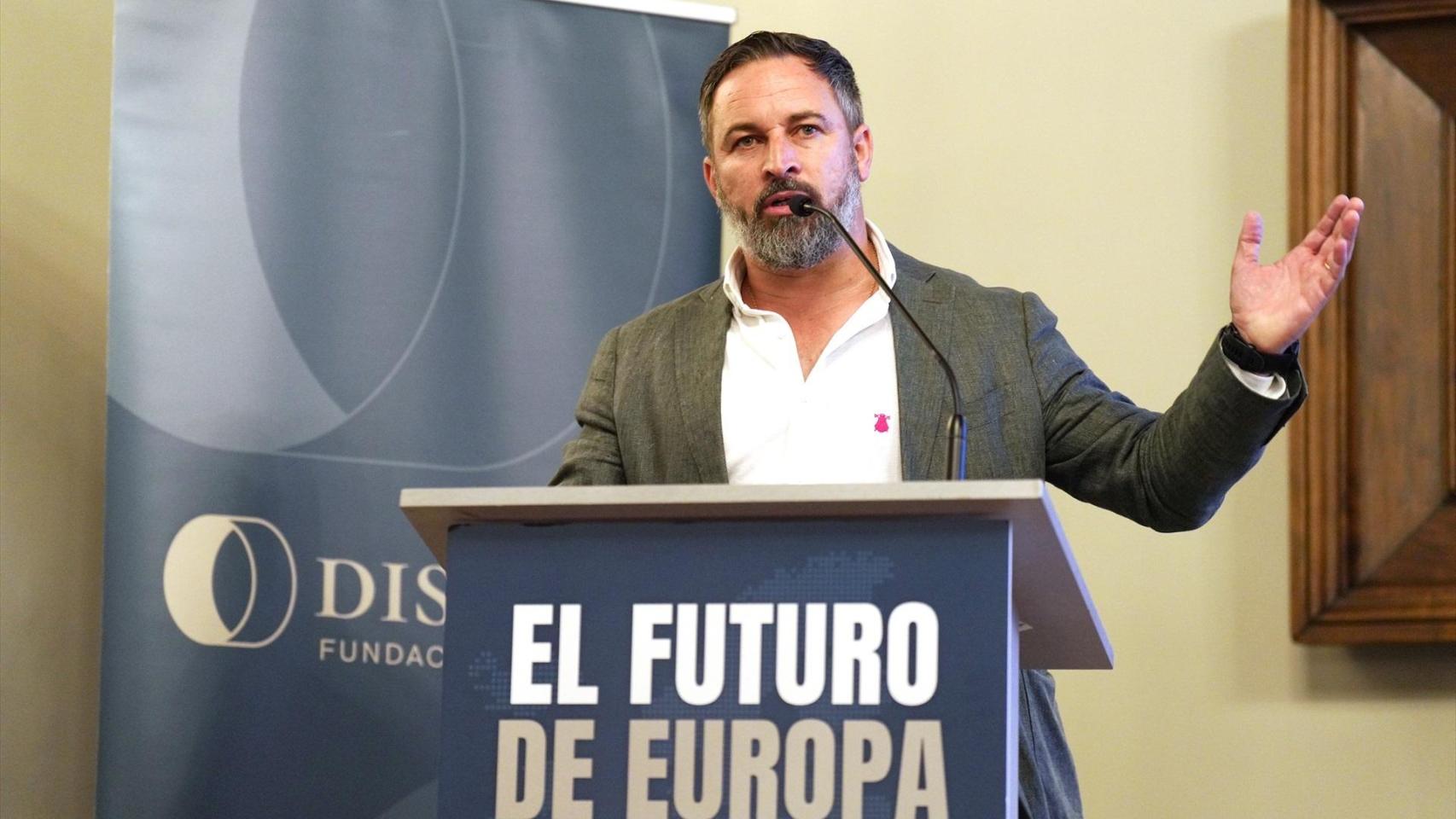 El presidente de Vox, Santiago Abascal, en la presentación del documental de la fundación Disenso sobre el futuro de Europa, en el Parador de Santiago.