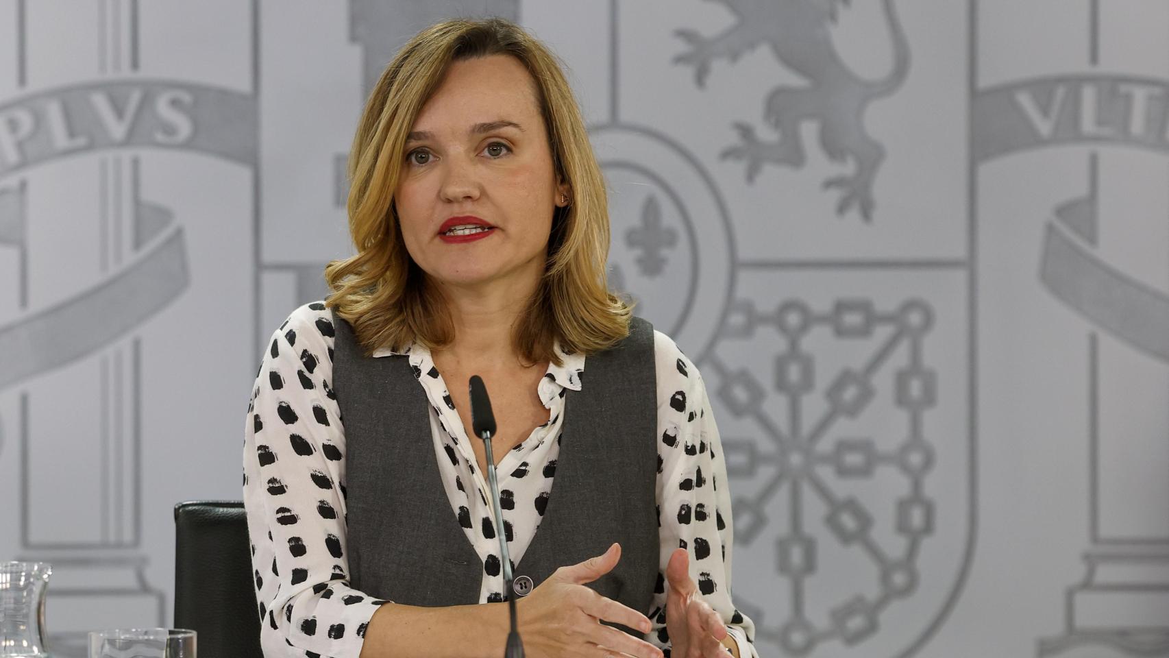 La ministra de Educación y portavoz del Gobierno, Pilar Alegría, durante su intervención en la rueda de prensa posterior a la reunión del Consejo de Ministros.