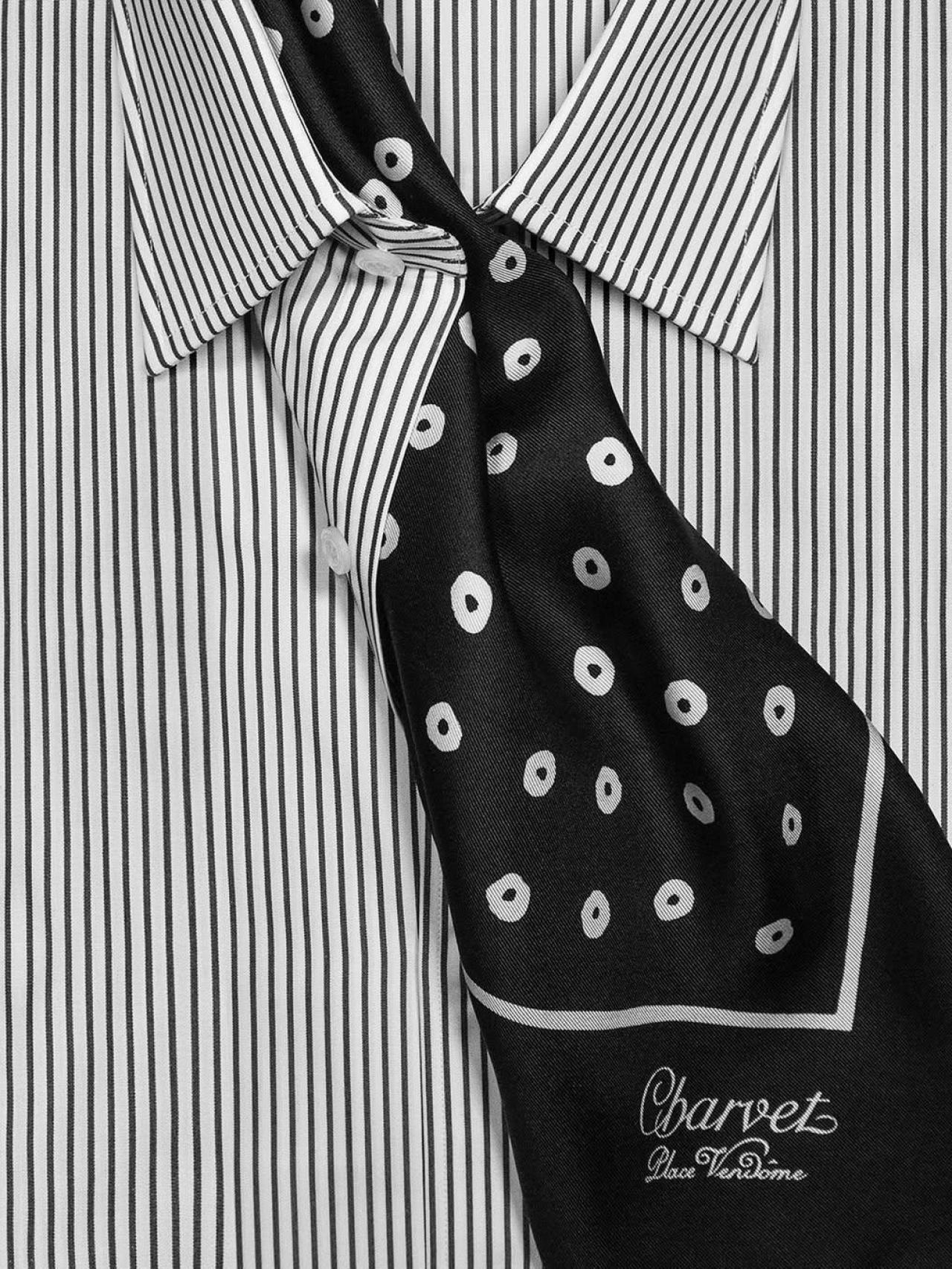 Detalle de una de las camisas de Charvet.