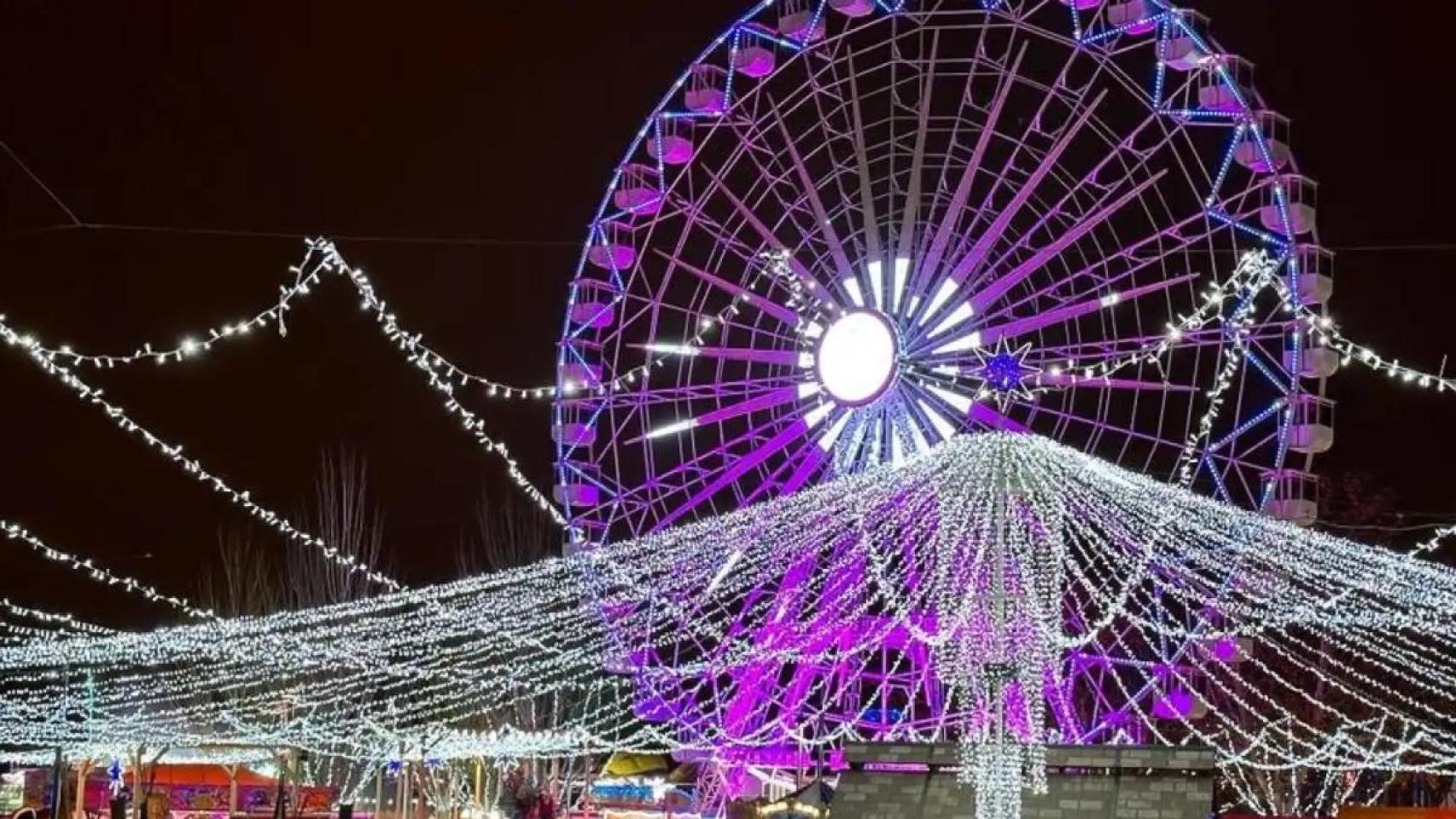 Imagen de archivo de una noria de Navidad en Madrid.